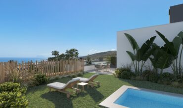 Amazing new development in Manilva BEACHFRONT