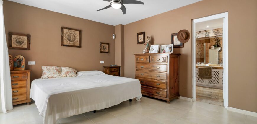 Spacious 3 bed Apartment in the Heart of Puerto Banús