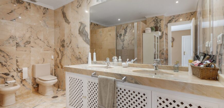 Spacious 3 bed Apartment in the Heart of Puerto Banús