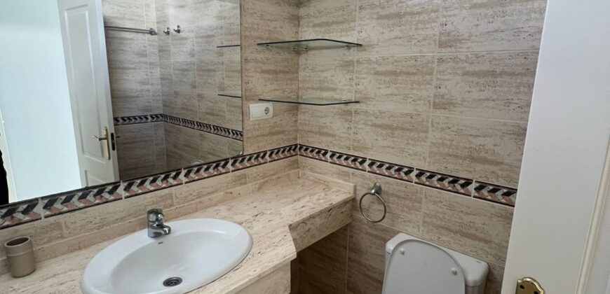 2 bed apartment with a large terrace and stunning views in Nueva Andsalucia