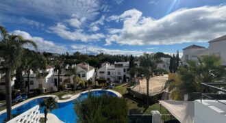 2 bed apartment with a large terrace and stunning views in Nueva Andsalucia