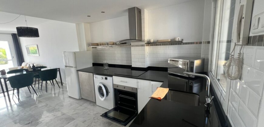 2 bed apartment with a large terrace and stunning views in Nueva Andsalucia