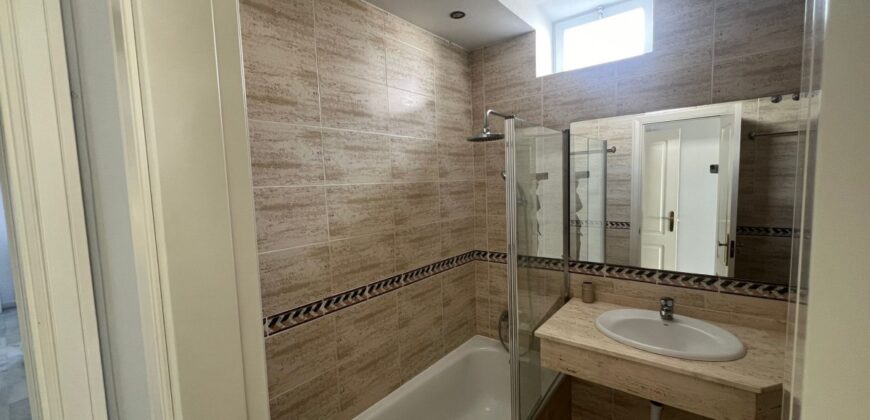 2 bed apartment with a large terrace and stunning views in Nueva Andsalucia