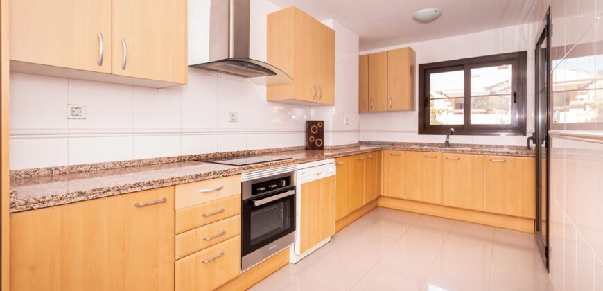 Spacious 4-Bedroom apartment in Hacienda del Sol, Estepona