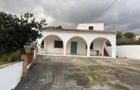 Traditional Finca with Sea Views on Large Rustic Plot, Urb Guadalmansa, Cancelada – Estepona