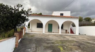 Traditional Finca with Sea Views on Large Rustic Plot, Urb Guadalmansa, Cancelada – Estepona