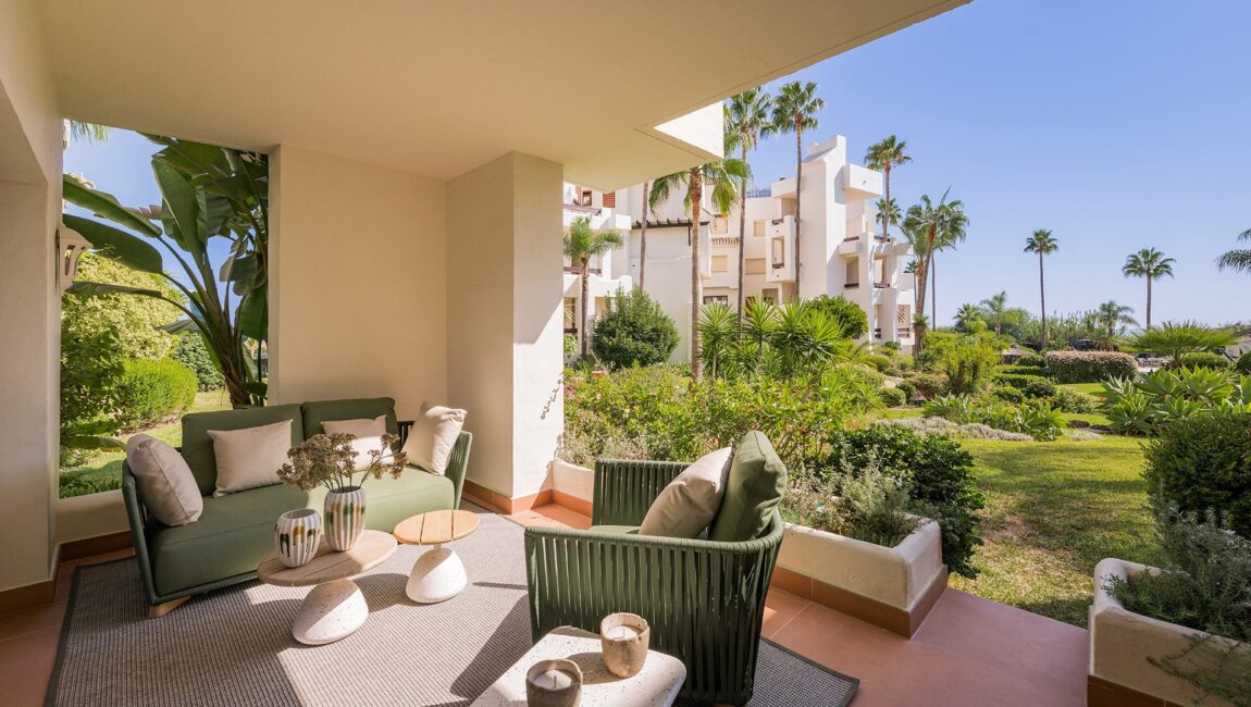 Luxury Just Renoveted 3 bed Apartment in Prime Location Bahía del Velerín, Estepona
