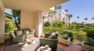 Luxury Just Renoveted 3 bed Apartment in Prime Location Bahía del Velerín, Estepona