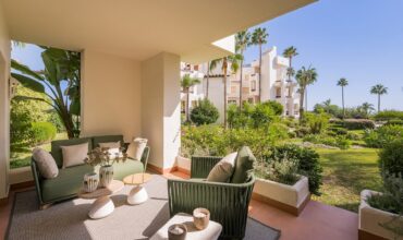 Luxury Just Renoveted 3 bed Apartment in Prime Location Bahía del Velerín, Estepona