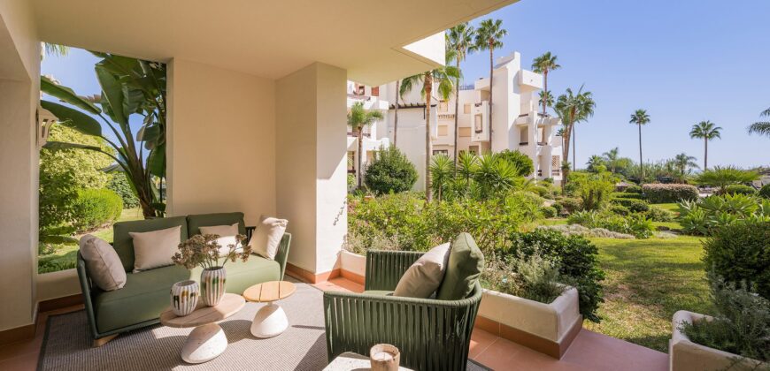 Luxury Just Renoveted 3 bed Apartment in Prime Location Bahía del Velerín, Estepona