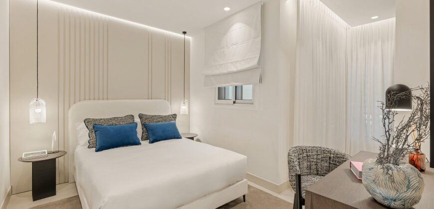 Luxury Just Renoveted 3 bed Apartment in Prime Location Bahía del Velerín, Estepona