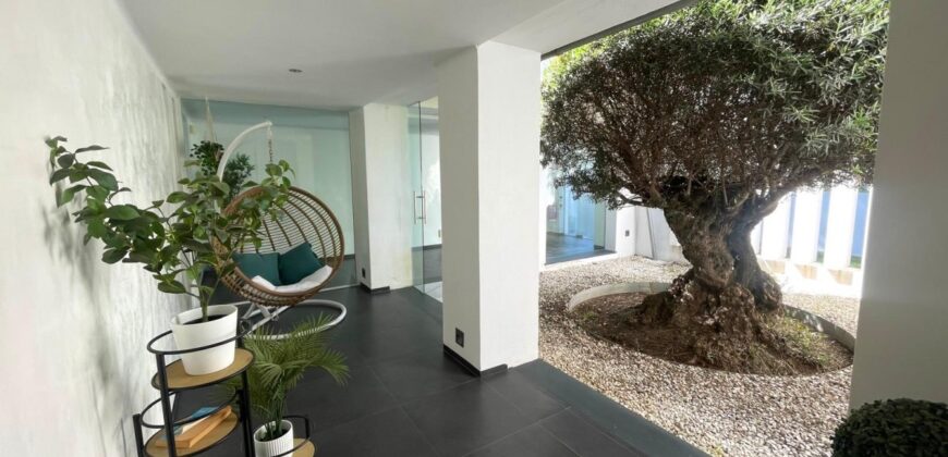 Modern 5 bedroom Villa in Nueva Andalucia