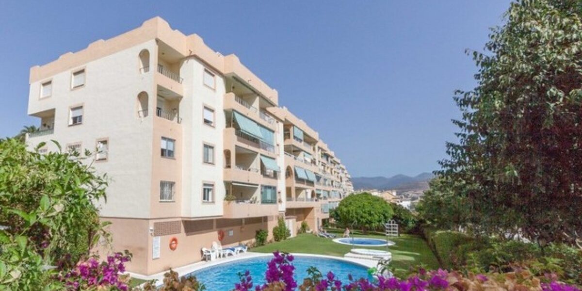 Luxurious 4-bedroom Apartment in Centro Plaza, Puerto Banus