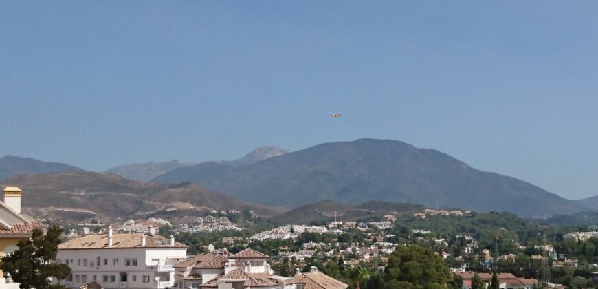 Luxurious 4-bedroom Apartment in Centro Plaza, Puerto Banus