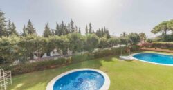 Luxurious 4-bedroom Apartment in Centro Plaza, Puerto Banus