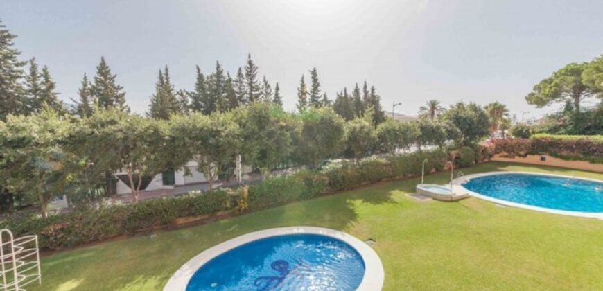 Luxurious 4-bedroom Apartment in Centro Plaza, Puerto Banus