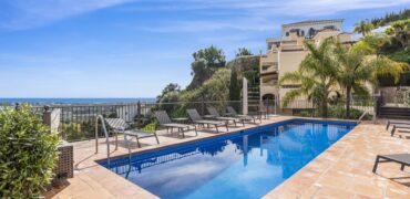 Top-Quality 4-Bedroom Penthouse in Altos de los Almendros, Benahavís