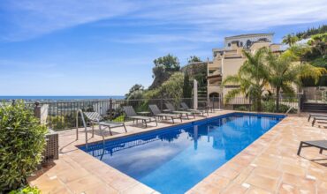 Top-Quality 4-Bedroom Penthouse in Altos de los Almendros, Benahavís