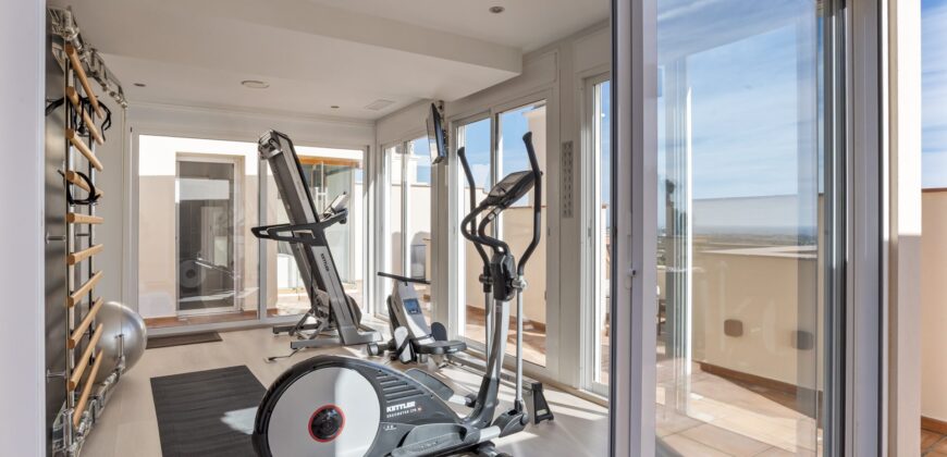 Top-Quality 4-Bedroom Penthouse in Altos de los Almendros, Benahavís