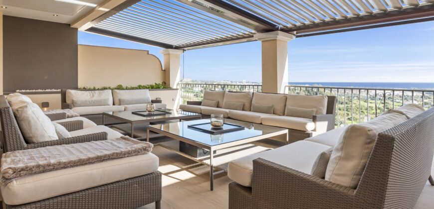Top-Quality 4-Bedroom Penthouse in Altos de los Almendros, Benahavís