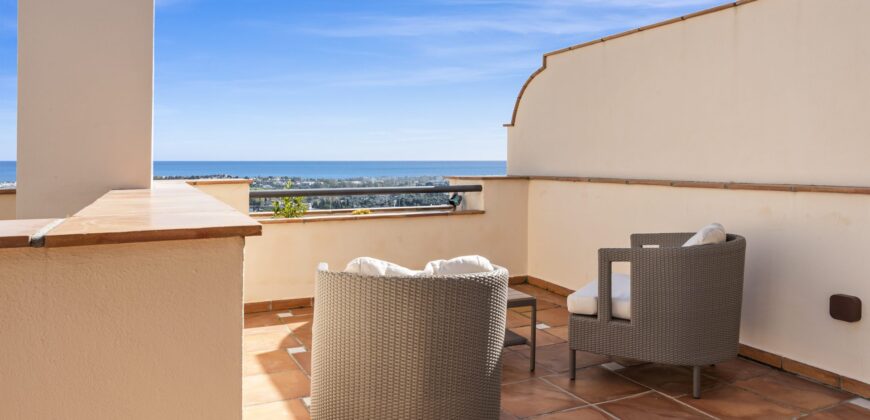 Top-Quality 4-Bedroom Penthouse in Altos de los Almendros, Benahavís