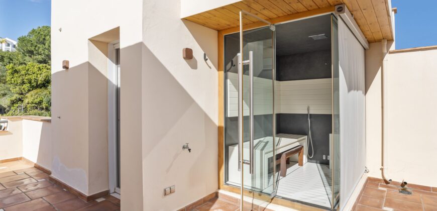 Top-Quality 4-Bedroom Penthouse in Altos de los Almendros, Benahavís