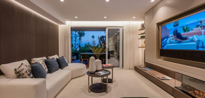 Luxury Just Renoveted 3 bed Apartment in Prime Location Bahía del Velerín, Estepona