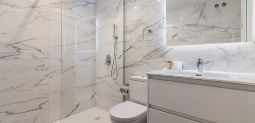 Luxurious 4-bedroom Apartment in Centro Plaza, Puerto Banus