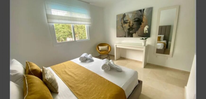 Luxurious 4-bedroom Apartment in Centro Plaza, Puerto Banus