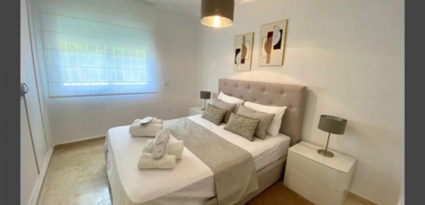 Luxurious 4-bedroom Apartment in Centro Plaza, Puerto Banus