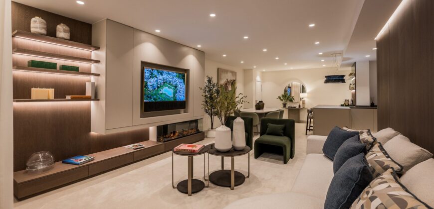 Luxury Just Renoveted 3 bed Apartment in Prime Location Bahía del Velerín, Estepona