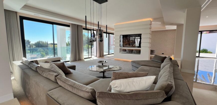 Exclusive 6 bed Villa in Los Flamingos Golf Resort With Stunning Views of the Sea and Mountains