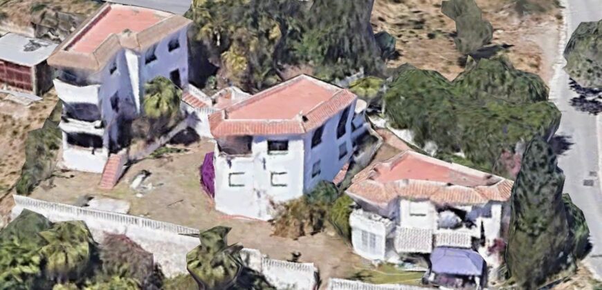 3 Prime Plots with Granted Building Permission for Three Modern Villas