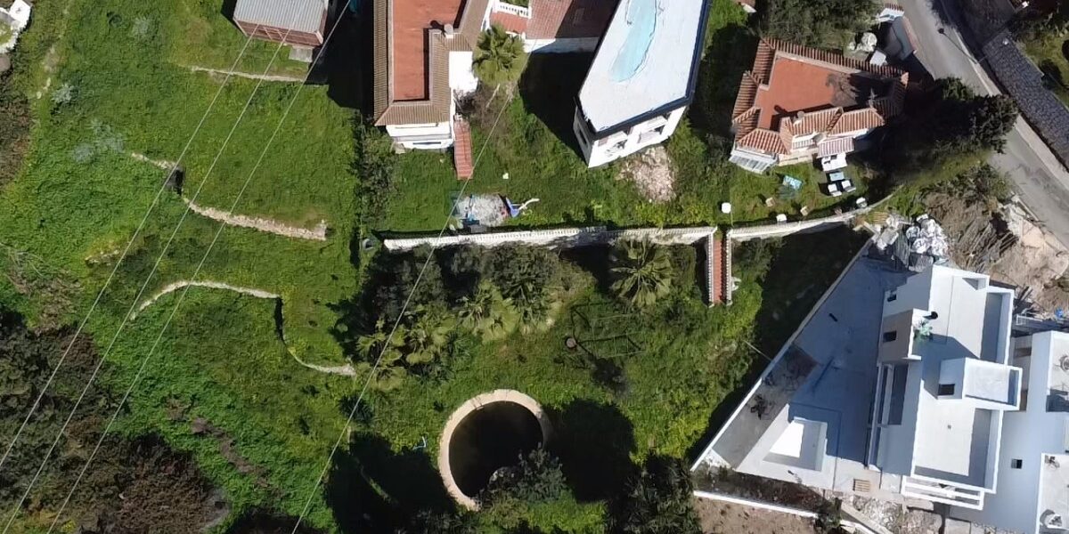 3 Prime Plots with Granted Building Permission for Three Modern Villas