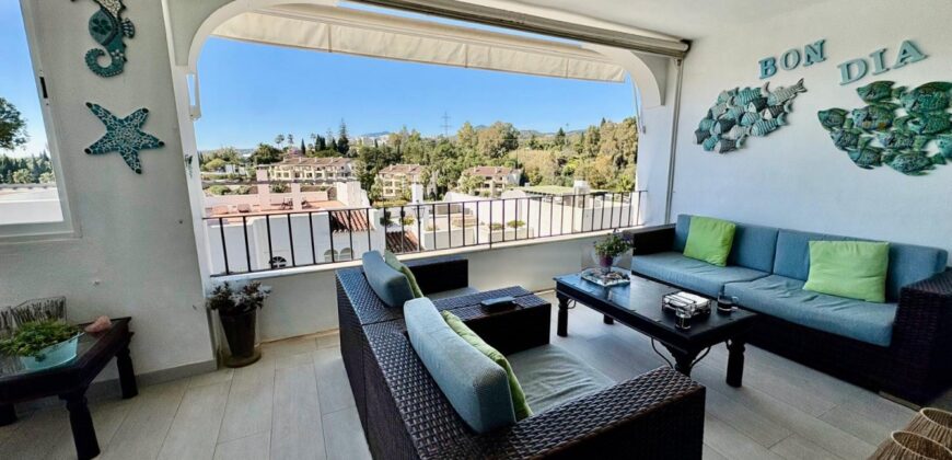 Fully renovated 2-bedroom apartment in Los Balcones de la Quinta, Benahavís