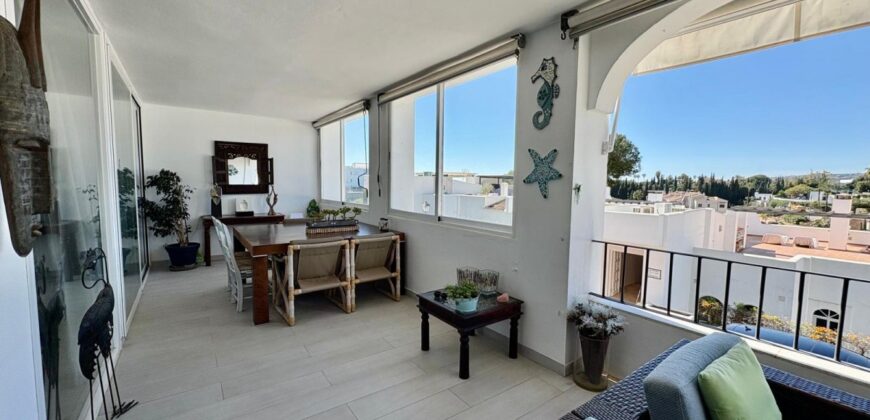 Fully renovated 2-bedroom apartment in Los Balcones de la Quinta, Benahavís