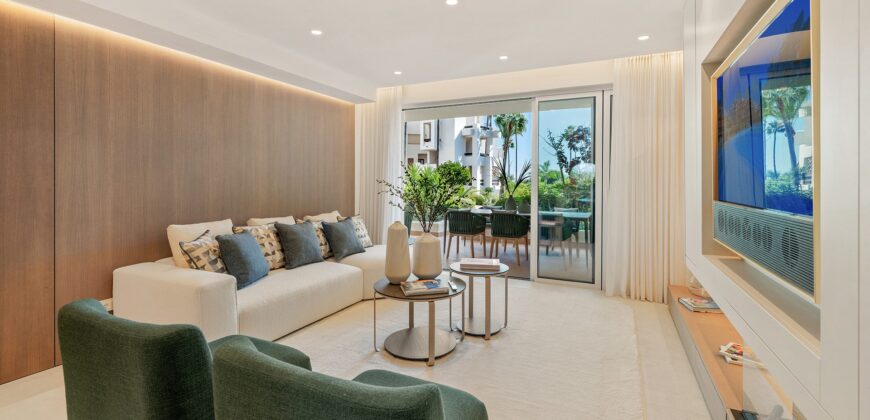 Luxury Just Renoveted 3 bed Apartment in Prime Location Bahía del Velerín, Estepona