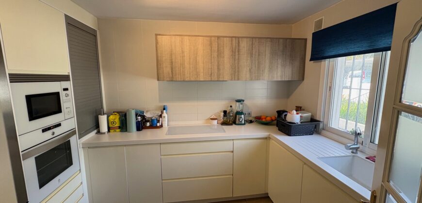 Charming 3 bed Townhouse with Sea Views in Urb. Seghers, Estepona