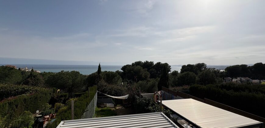 Charming 3 bed Townhouse with Sea Views in Urb. Seghers, Estepona