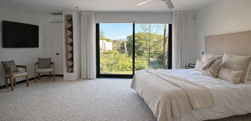 Modern 5 bedroom Villa in Nueva Andalucia