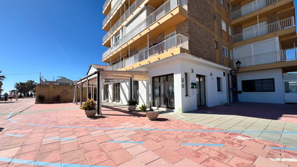 Commercial Premises for a Beach Bar and Restaurant in a Prime Location in Casares Beach