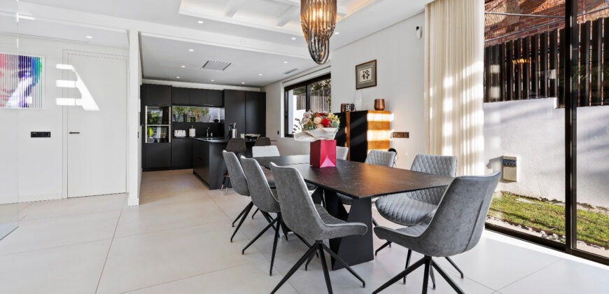 Luxury 6-Bedroom Modern Villa with Heated Pool