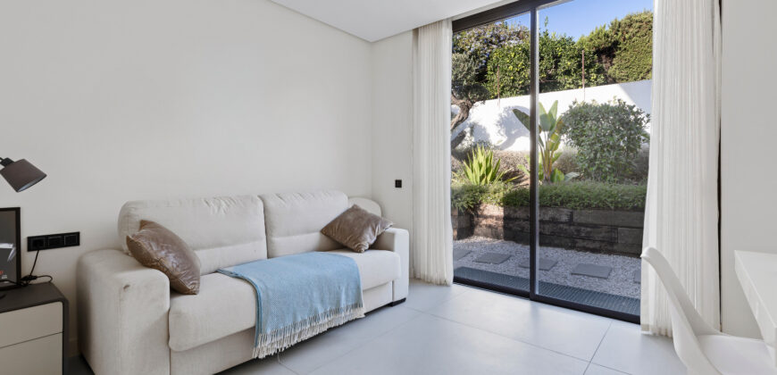 Luxury 6-Bedroom Modern Villa with Heated Pool