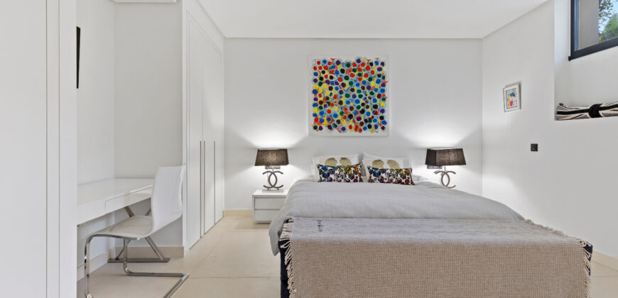 Luxury 6-Bedroom Modern Villa with Heated Pool