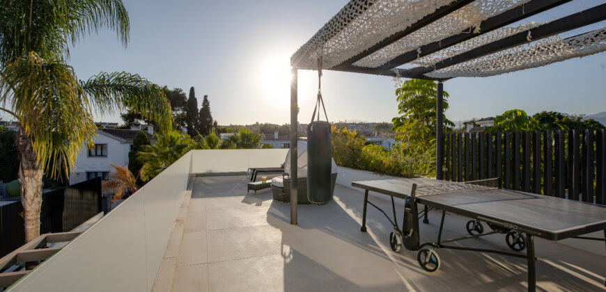 Luxury 6-Bedroom Modern Villa with Heated Pool