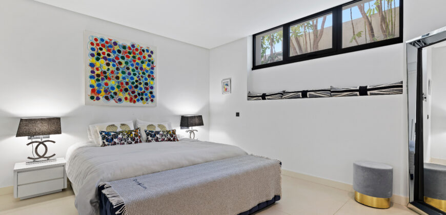 Luxury 6-Bedroom Modern Villa with Heated Pool