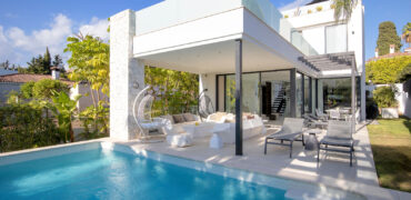 Luxury 6-Bedroom Modern Villa with Heated Pool
