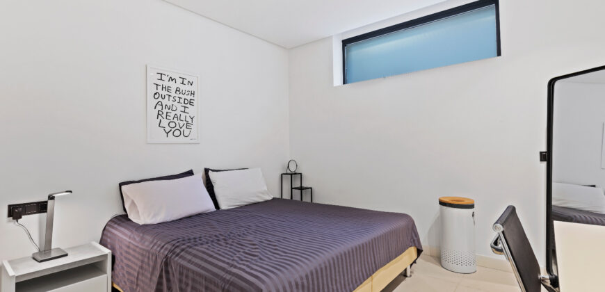 Luxury 6-Bedroom Modern Villa with Heated Pool