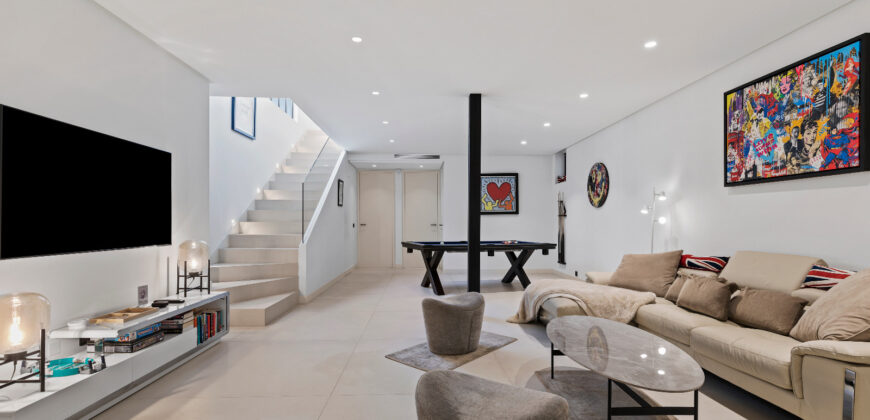 Luxury 6-Bedroom Modern Villa with Heated Pool