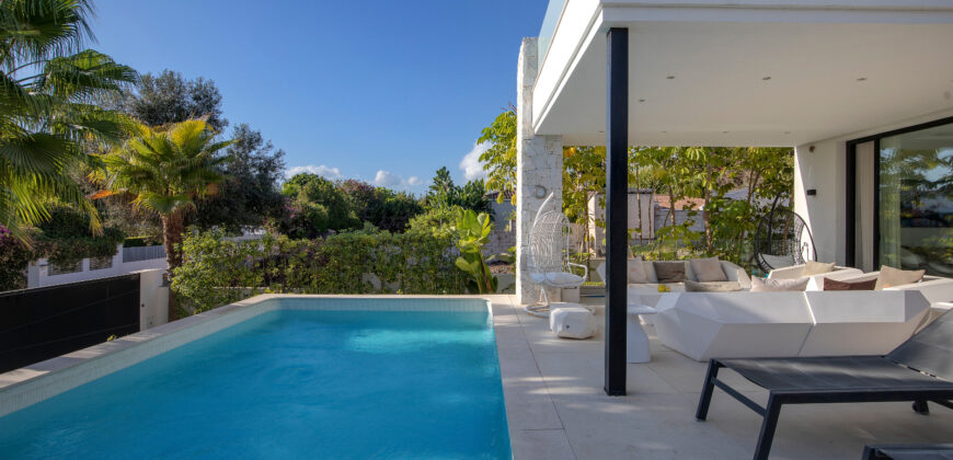 Luxury 6-Bedroom Modern Villa with Heated Pool